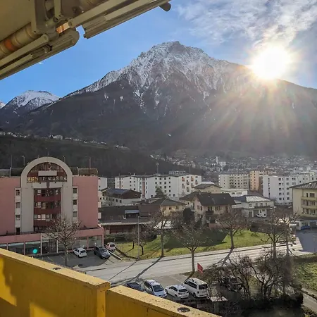 Above The Rooftops - Mountain Panorama شقة *