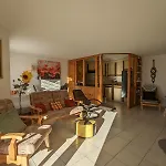 Above The Rooftops - Mountain Panorama 아파트 *