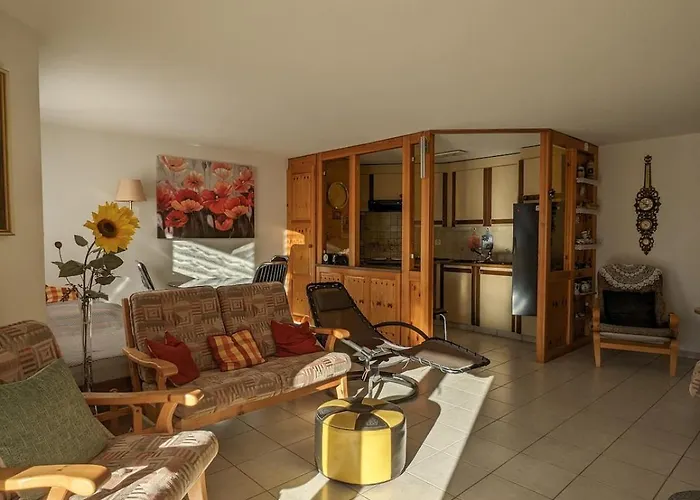 Above The Rooftops - Mountain Panorama Apartamento *